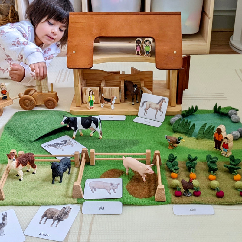 Tara Treasures Large Felt Farm Play Mat Playscape 80cm Farm Animal Toys Pretend & Imaginative Play Best Seller Most Loved in Store  3yrs+