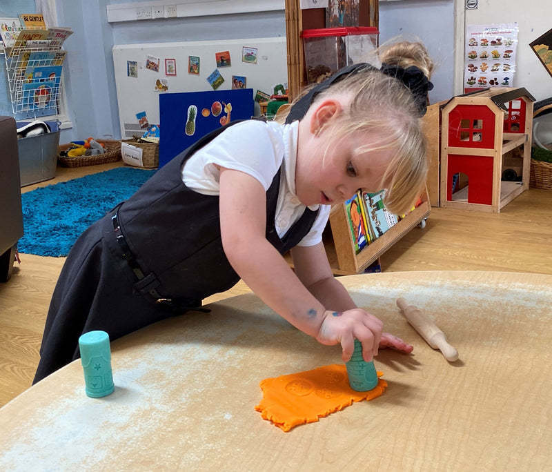 Yellow Door Let's Roll Nursery Rhymes Rolling Pin Art and Craft for Kids Playdough Sand Toys Sensory Toys Toddler 2yrs+