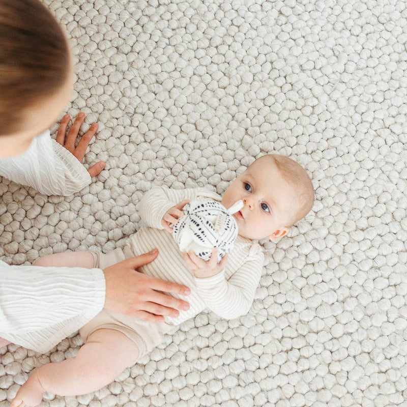 The Totli Organic Sensory Ball Baby Toys Baby Gifts Idea 0m+