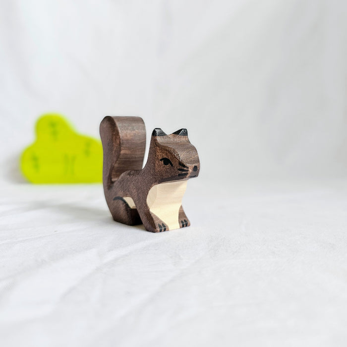 Holztiger Squirrel Standing Brown Wooden Woodland & Meadow Animal