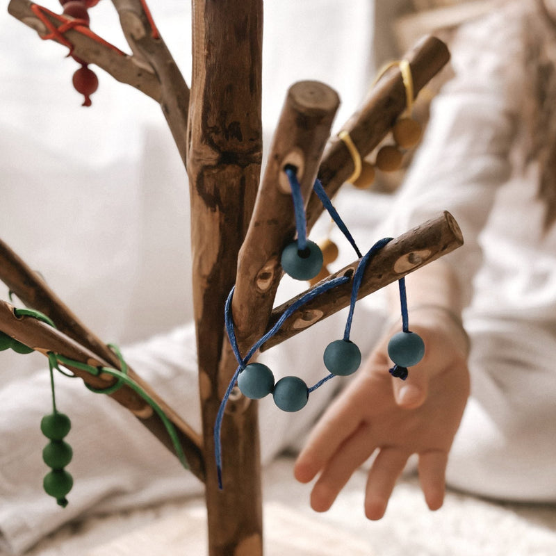 Qtoys Reggio Emilia Threading Tree Motor Skills Developmental Toys for Toddlers 2yrs+