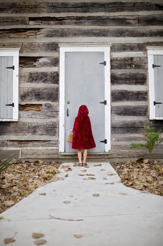 Little Red Riding Hood Cape Size 5-6 by Great Pretenders Costumes Best Seller Fairy Unicorn and Castle Theme 3yrs+