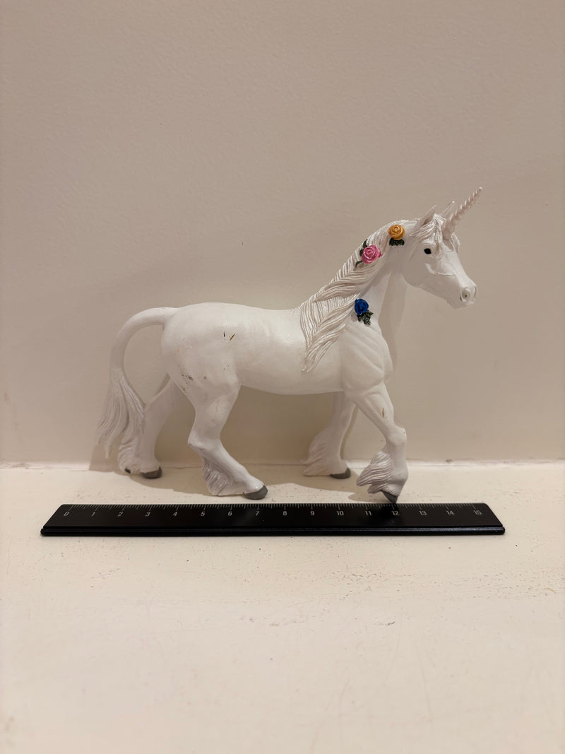 White Unicorn Figurine by Safari Ltd Animal Figurines Unicorn Toys 3yrs+