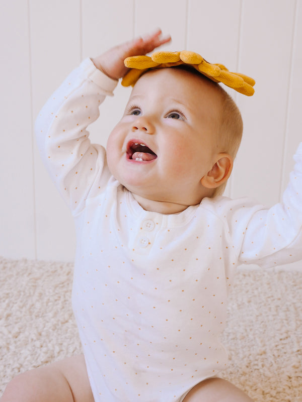 Tikiri Sunflower Scrunchie Baby Toys Baby Shower Gift Ideas Baby Toys 0m+