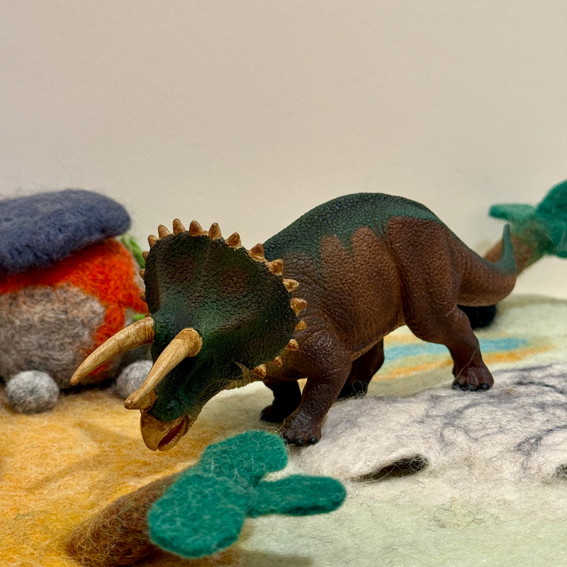 Triceratops Figurine by Safari Ltd Large Dinosaur & Prehistoric World Collection Animal Figurines 3yrs+