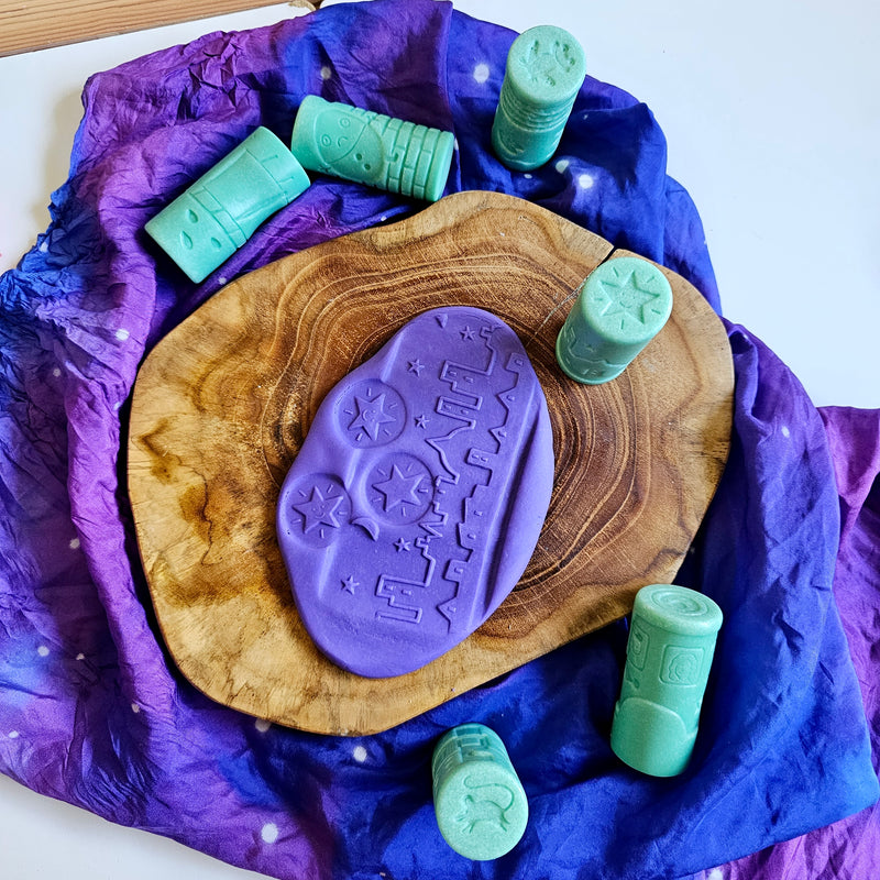 Yellow Door Let's Roll Nursery Rhymes Rolling Pin Art and Craft for Kids Playdough Sand Toys Sensory Toys Toddler 2yrs+