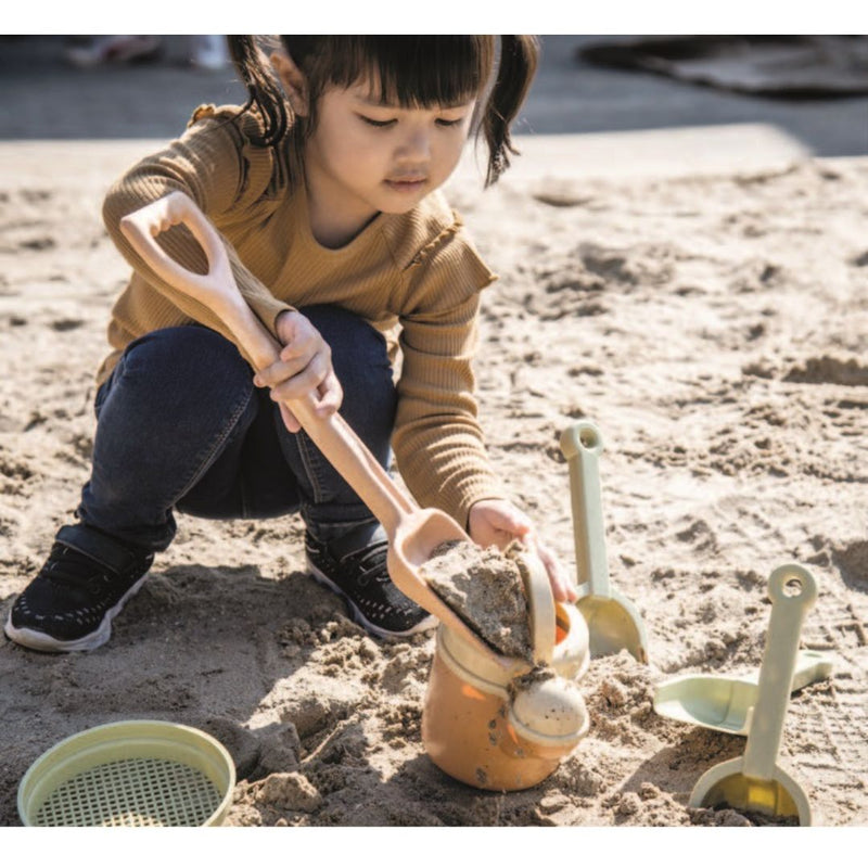 Dantoy Bioplastics Recycled Sand Set 45pcs Sensory Outdoor Play Tools Sand and Water Toys School Range 2yrs+ (Bulky Shipping)