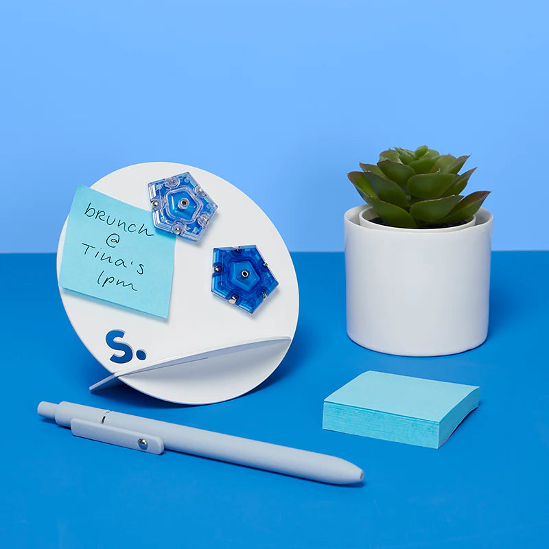 Speks Magnetic Fidgets Desk Stand Small in White Compatible with Mini Magnetic Tiles