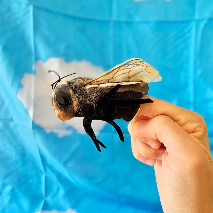 Bee Finger Puppet by Folkmanis 3yrs+