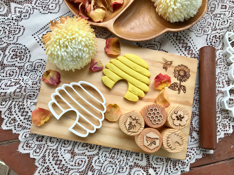 Bee Hive Bio Cutter by Beadiebug Playdough Sand Toys Art and Craft for Kids 3yrs+