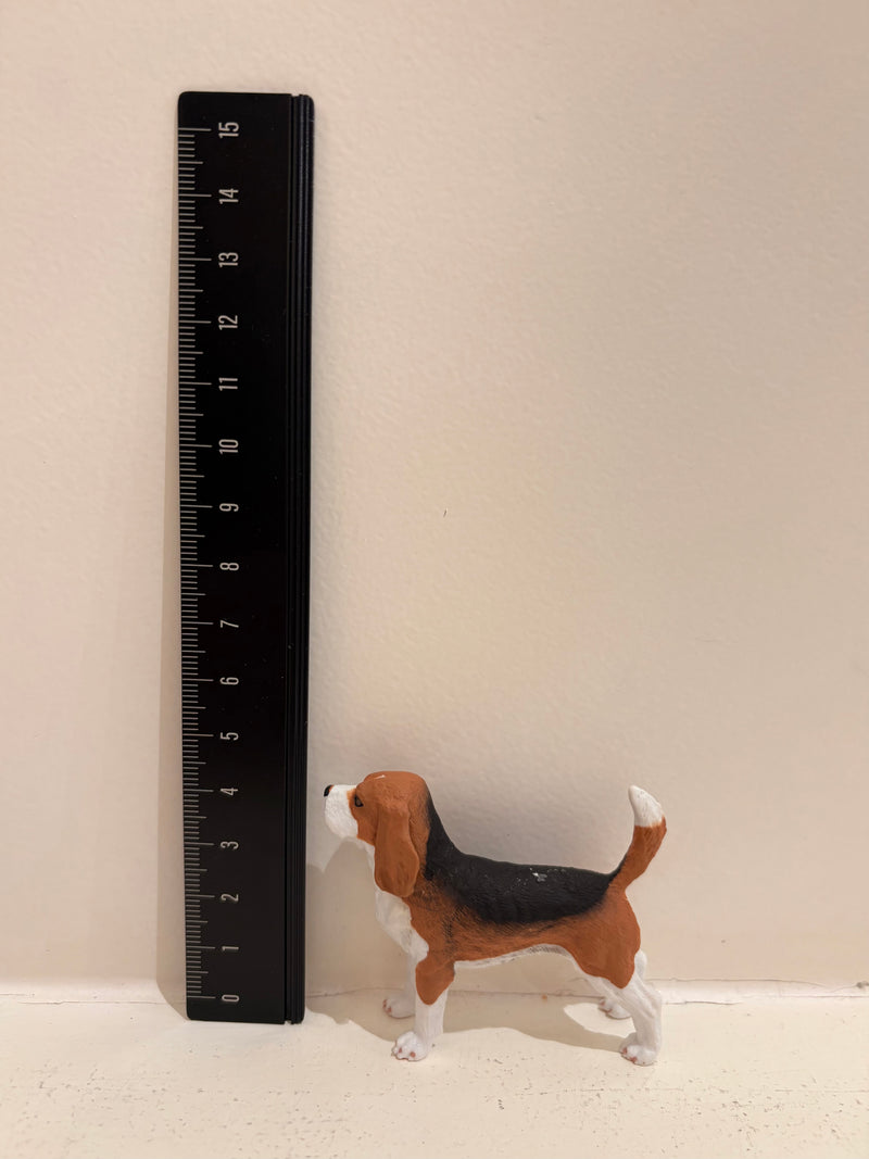 Beagle Dog Figurine by Safari Ltd Farm Collection Animal Figurines 3yrs+