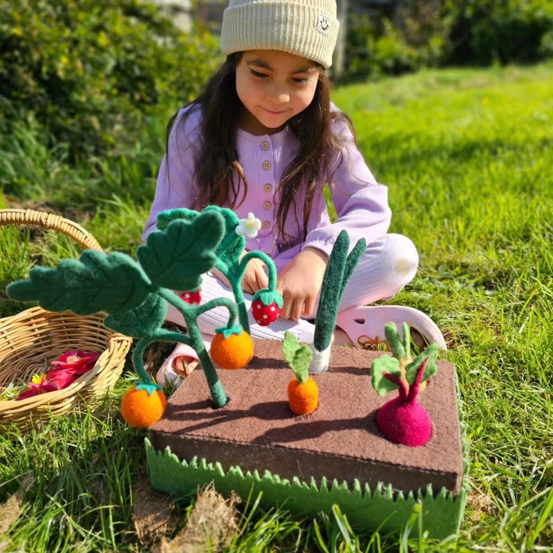 Tara Treasures Felt Garden Planter Box With Spout and Vegetables Pretend and Imaginative Play Farm Toys 3yrs+