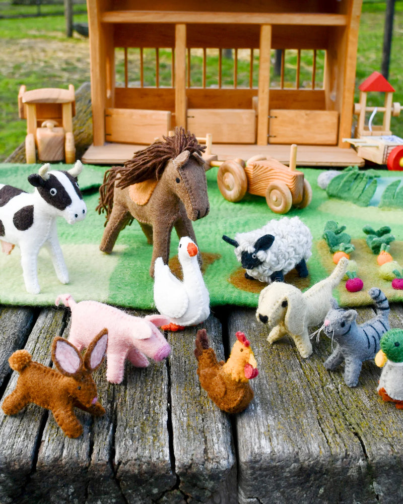 Tara Treasures Felt Farm Animals Set of 10 Pretend Imaginative