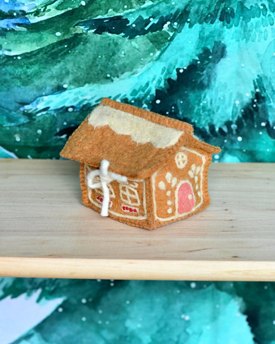 Tara Treasures Felt Gingerbread House with Pink Door