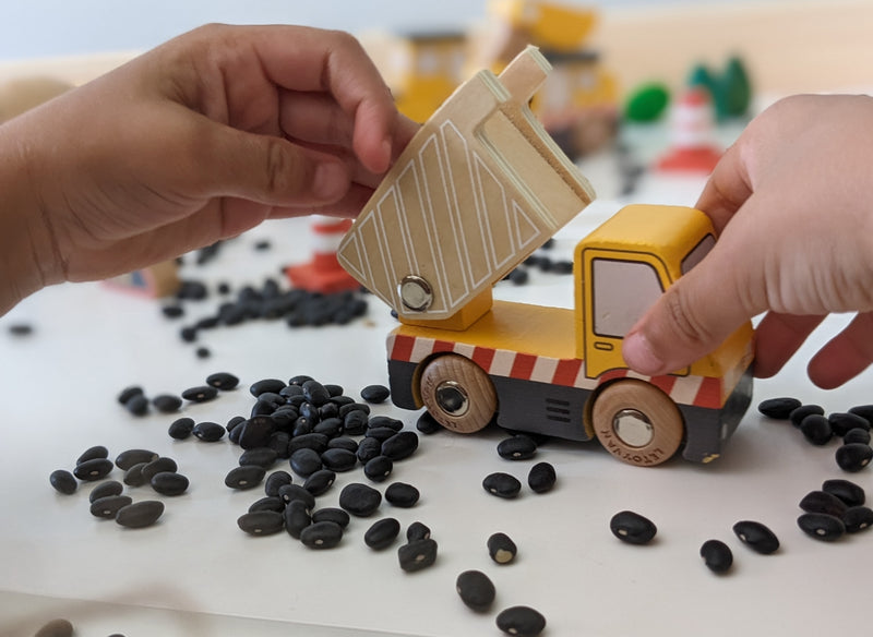 Le Toy Van Construction Set 9pcs  Wooden Toy Car Toddler Gifts Idea 2yrs+