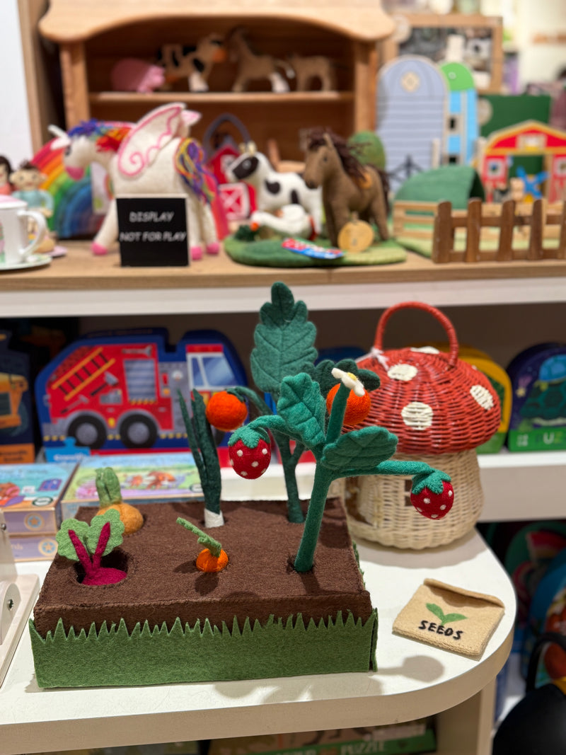 Tara Treasures Felt Garden Planter Box With Spout and Vegetables Pretend and Imaginative Play Farm Toys 3yrs+