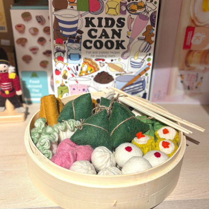 Papoose Felt Yum Cha Set with Bamboo Steamer 33pcs Play Food Pretend and Imaginative Play Kitchen Accessories 3yrs+