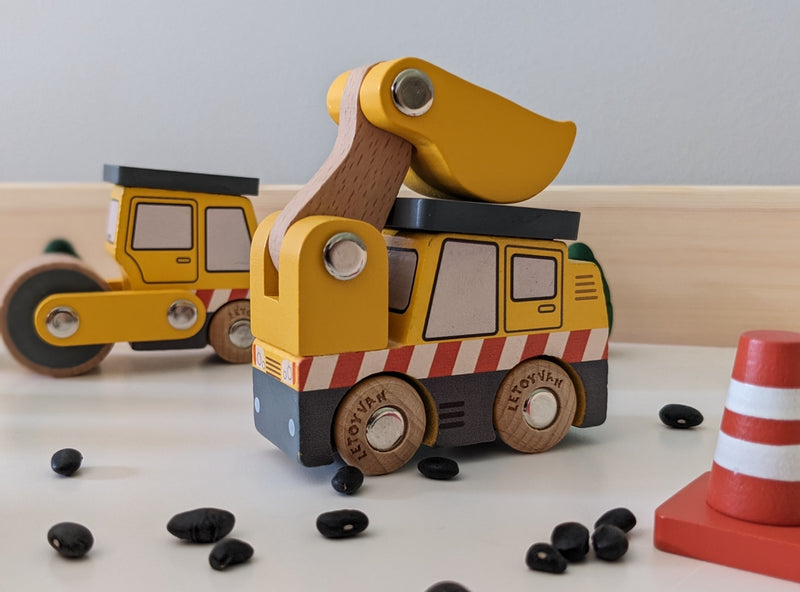 Le Toy Van Construction Set 9pcs  Wooden Toy Car Toddler Gifts Idea 2yrs+