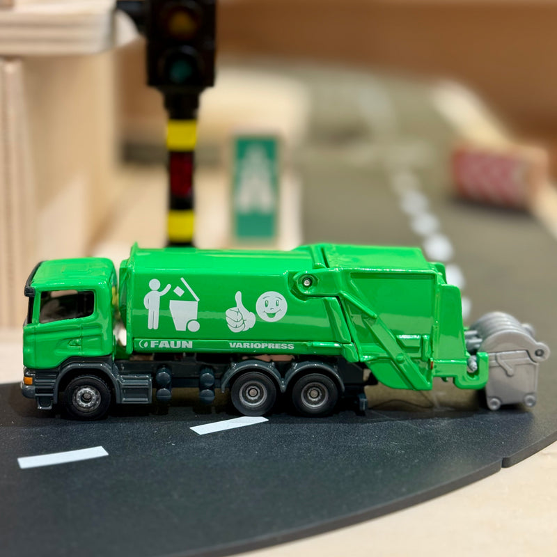 Siku Recycling Truck Toy Car 3yrs+