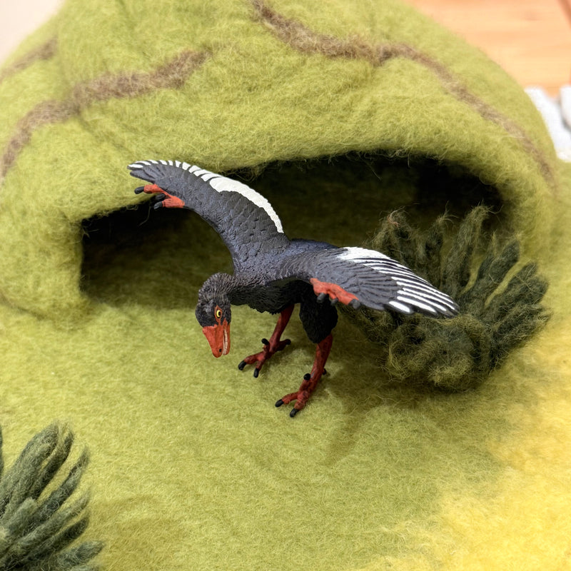 Archaeopteryx Figurine by Safari Ltd Dinosaur & Prehistoric World Collection Animal Figurines Dinosaur and Dragon Theme 3yrs+