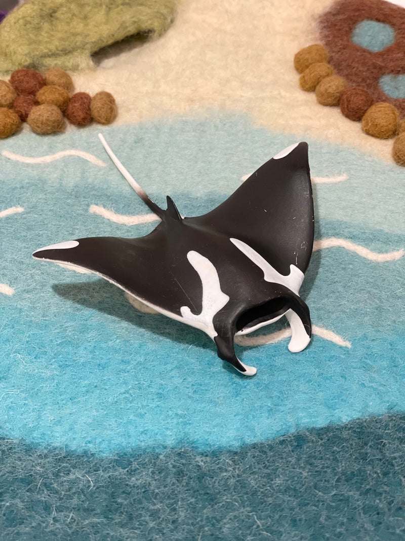Manta Ray Figurine by Safari Ltd Sea Life Collection Animal Figurines 3yrs+