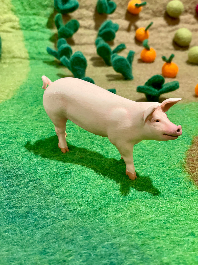 Pig Figurine by Safari Ltd Farm Collection Animal Figurines 3yrs+