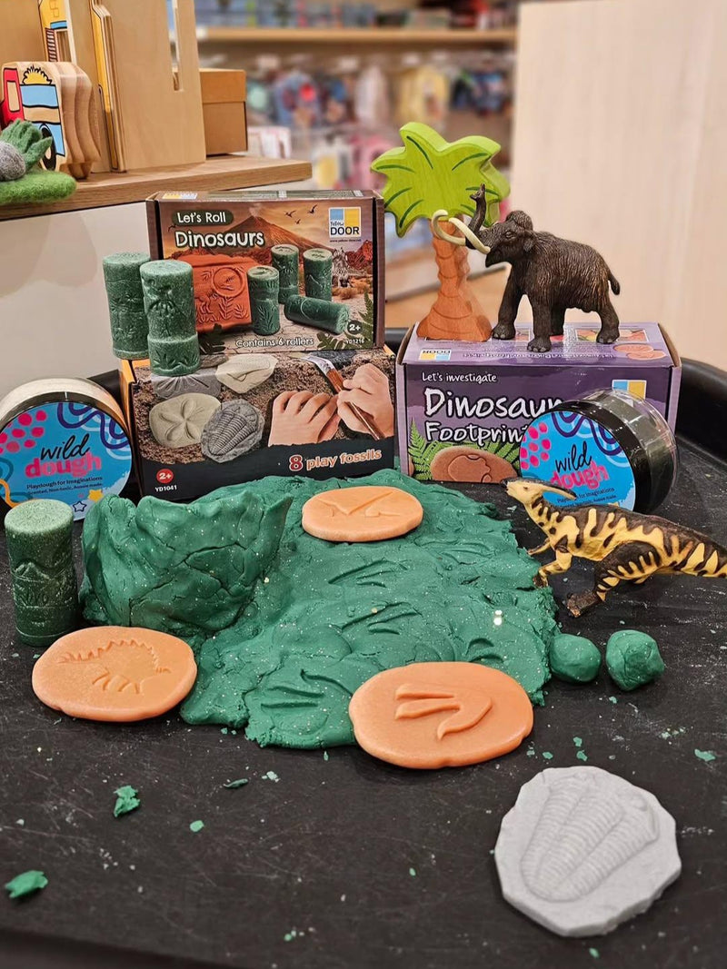 Yellow Door Let’s Investigate Fossils Set of 8 Sensory Stone Playdough Sand Toys Dinosaur toy Sensory Toys Developmental Toys for Toddlers Gifts Idea Dinosaur and Dragon Theme 2yrs+