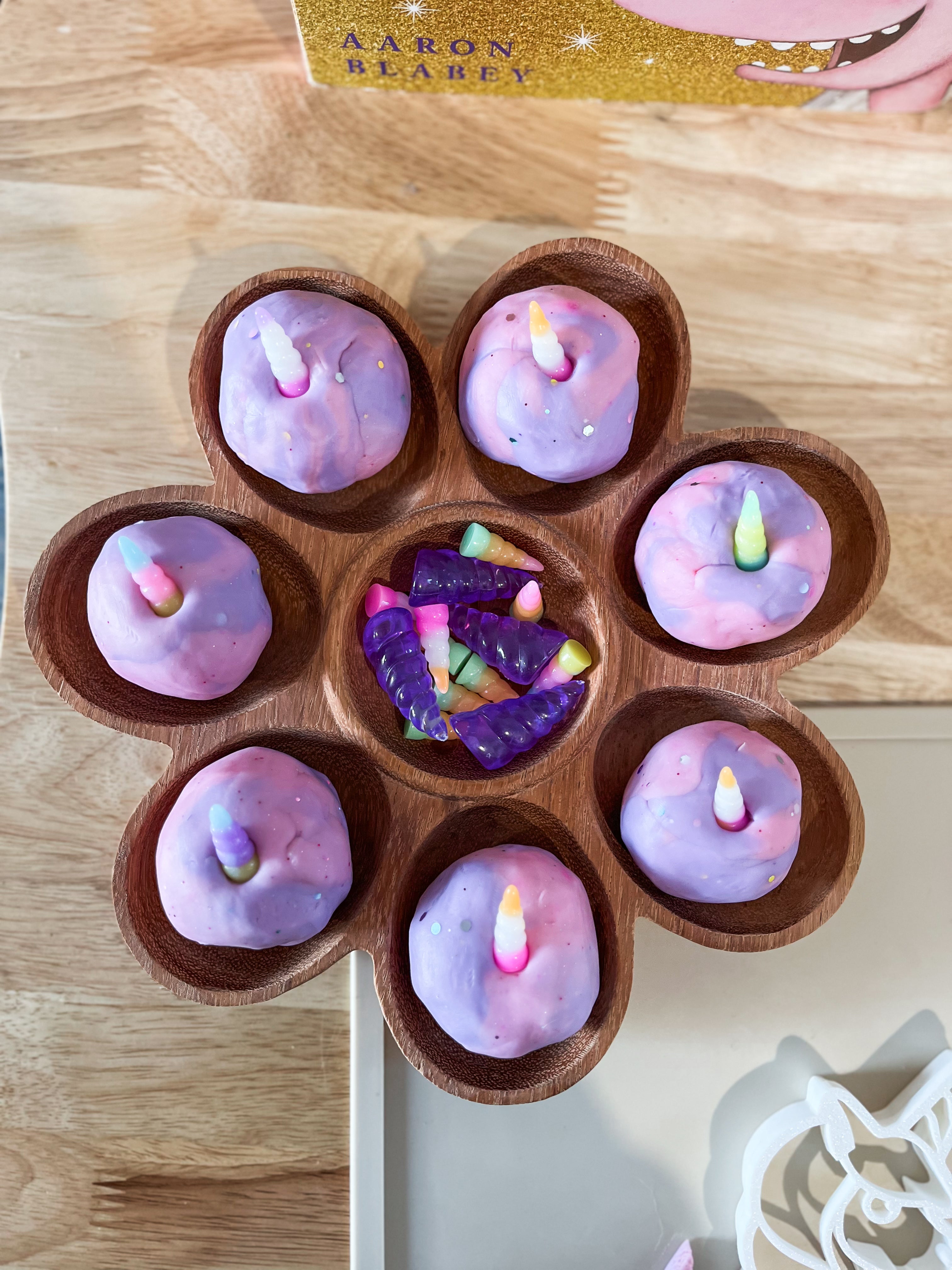 【送料無料】Mike'sProlids DOUGHBOYキャンディパープル Wild Dough Party Purple Playdough Bubblegum Scent 280gram Sensory
