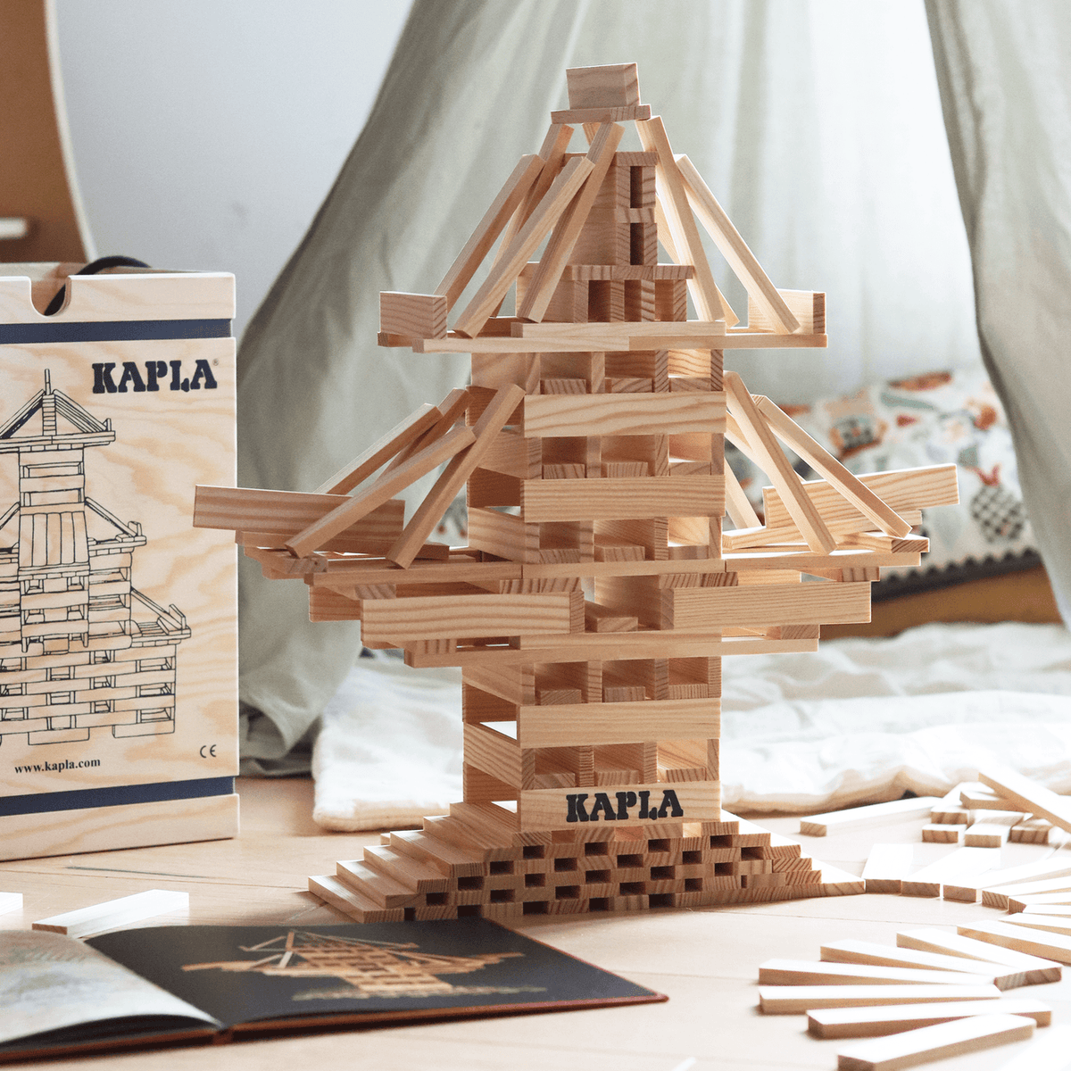 KAPLA Blocks Building Planks & Art Book 280 Natural Set Deluxe Box