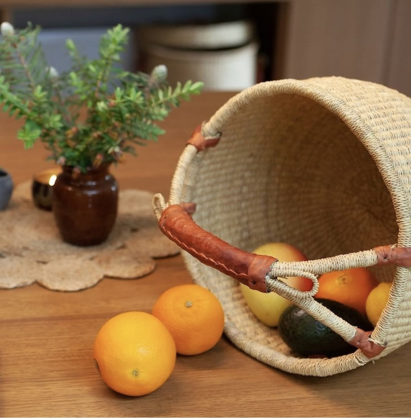 Medium Round Bolga Basket with Leather Handle Natural 28-34cm