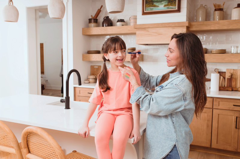 Ooly Body Doodlers Set of 12 Face & Body Crayons Stationary Art and craft for kids 6yrs+