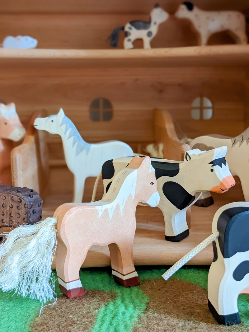 Drewart Farm Barn House Cow Shed with Natural Roof 3yrs+ Farm Animal Wooden Toys (Furniture Shipping)