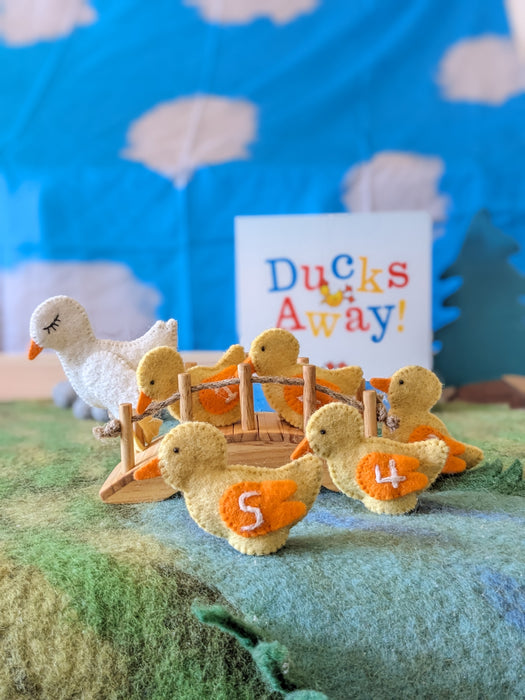 Tara Treasures Felt 5 Little Ducks Pretend & Imaginative Play Farm Animal Toys Finger Puppet Set of 6