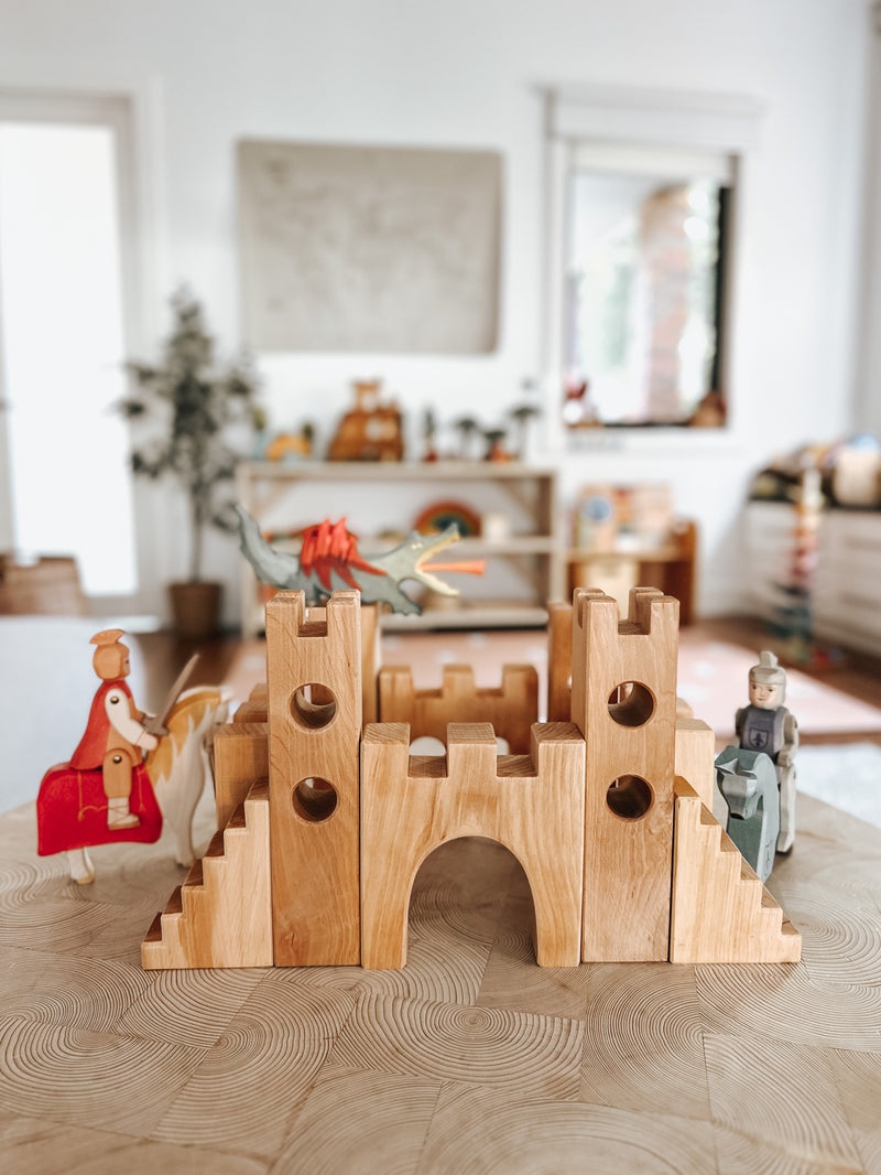 Bauspiel Knight’s Castle Set 10pcs Wooden Toys Fairy Unicorn and Castle, Dinosaur and Dragon Theme 3yrs+