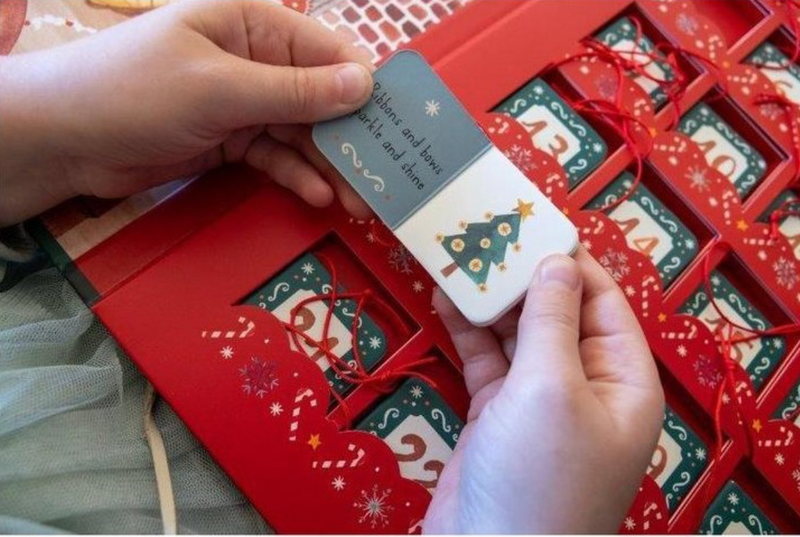 Sassi Advent Calendar 24 Little Books to Count Down to Christmas Christmas Range 4yrs+