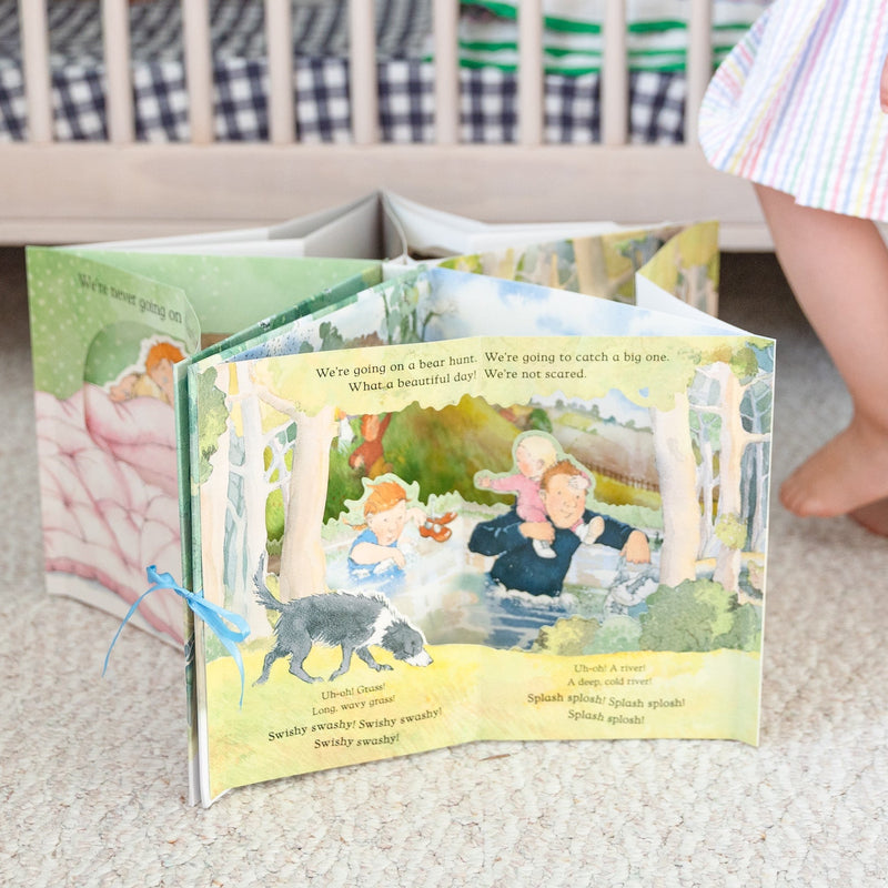 We're Going on a Bear Hunt Pop Up Carousel Book (Hardcover) by Michael Rosen, Helen Oxenbury Kids Interactive Picture Book The Classic Children's Book