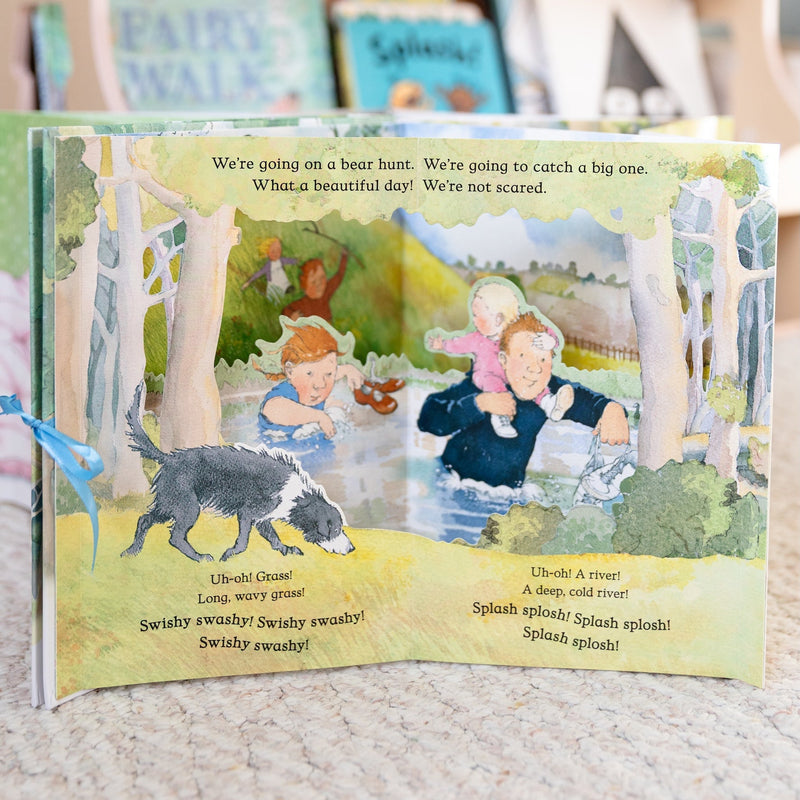 We're Going on a Bear Hunt Pop Up Carousel Book (Hardcover) by Michael Rosen, Helen Oxenbury Kids Interactive Picture Book The Classic Children's Book
