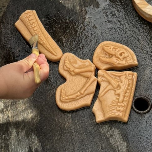 Yellow Door Dig and Discover Ankylosaurus & Tyrannosaurus Rex 9pcs Dinosaur Toys Playdough Sand Toys Sensory Toys 2yrs+