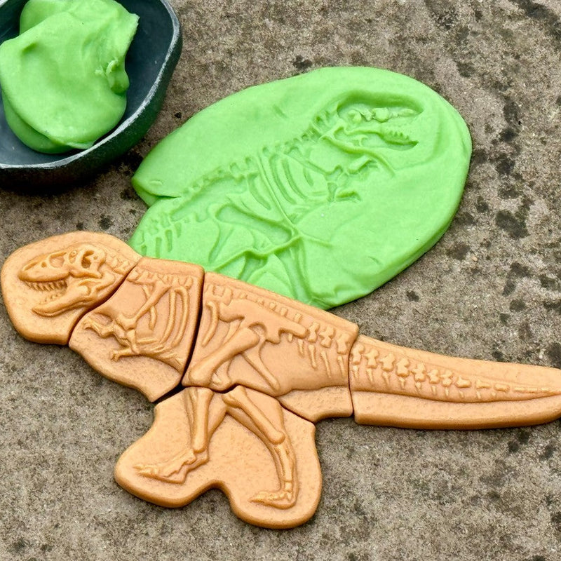 Yellow Door Dig and Discover Ankylosaurus & Tyrannosaurus Rex 9pcs Dinosaur Toys Playdough Sand Toys Sensory Toys 2yrs+
