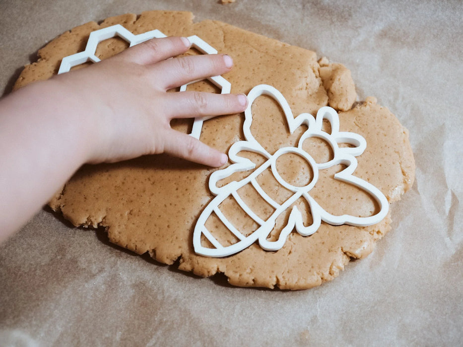 Bee Bio Cutter by Beadiebug 3yrs+