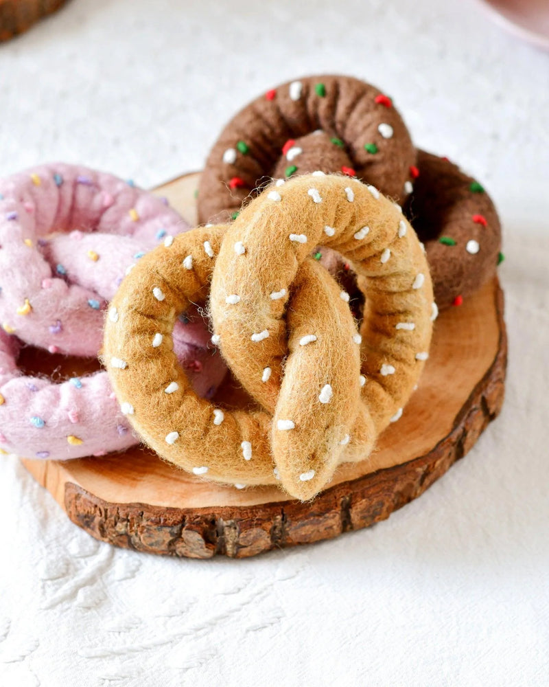 Tara Treasures Felt Pretzel Pretend and Imaginative Play Kitchen Accessories Retired 3yrs+