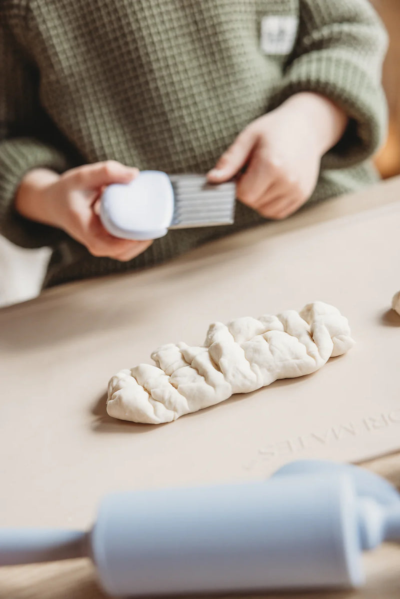 Montessori Mates Crinkle Cutter Kids Wavy Chopper Knife in White Practical Life Materials Best Seller 4yrs+