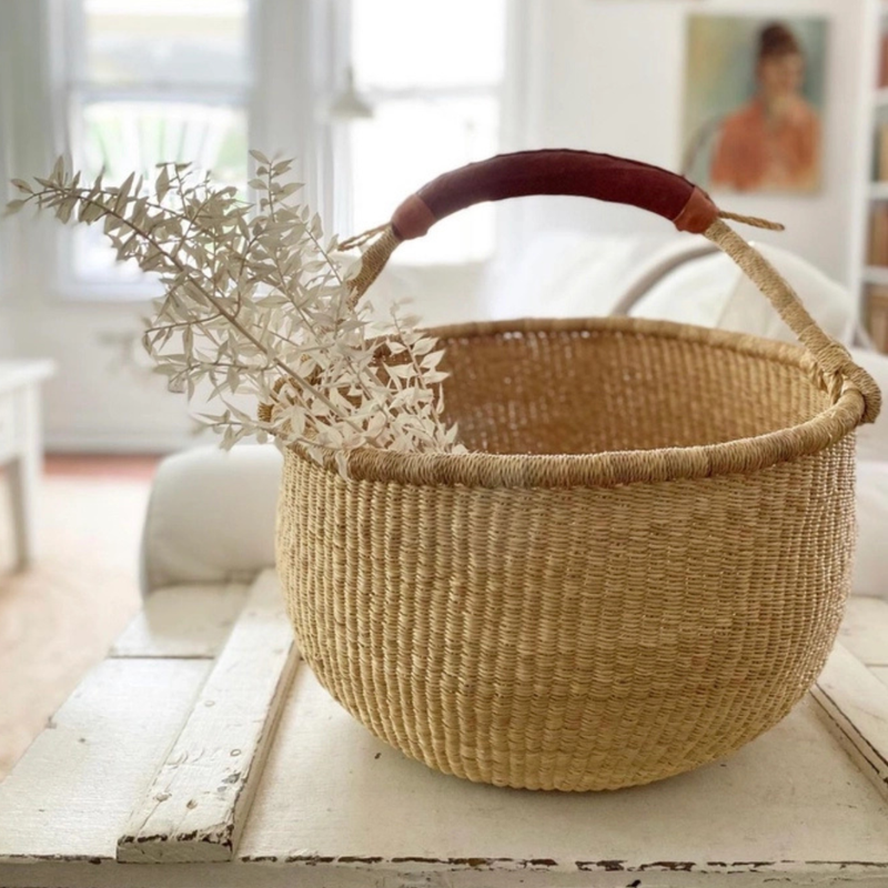 Medium Round Bolga Basket with Leather Handle Natural 28-34cm