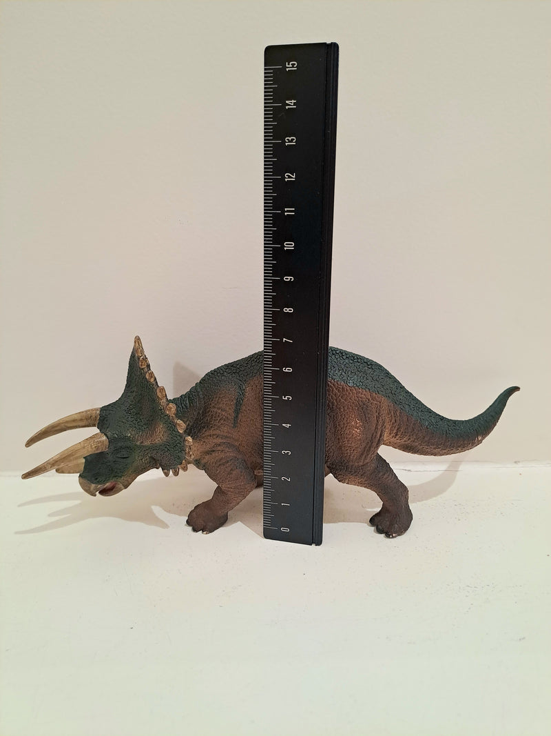 Triceratops Figurine by Safari Ltd Large Dinosaur & Prehistoric World Collection Animal Figurines 3yrs+