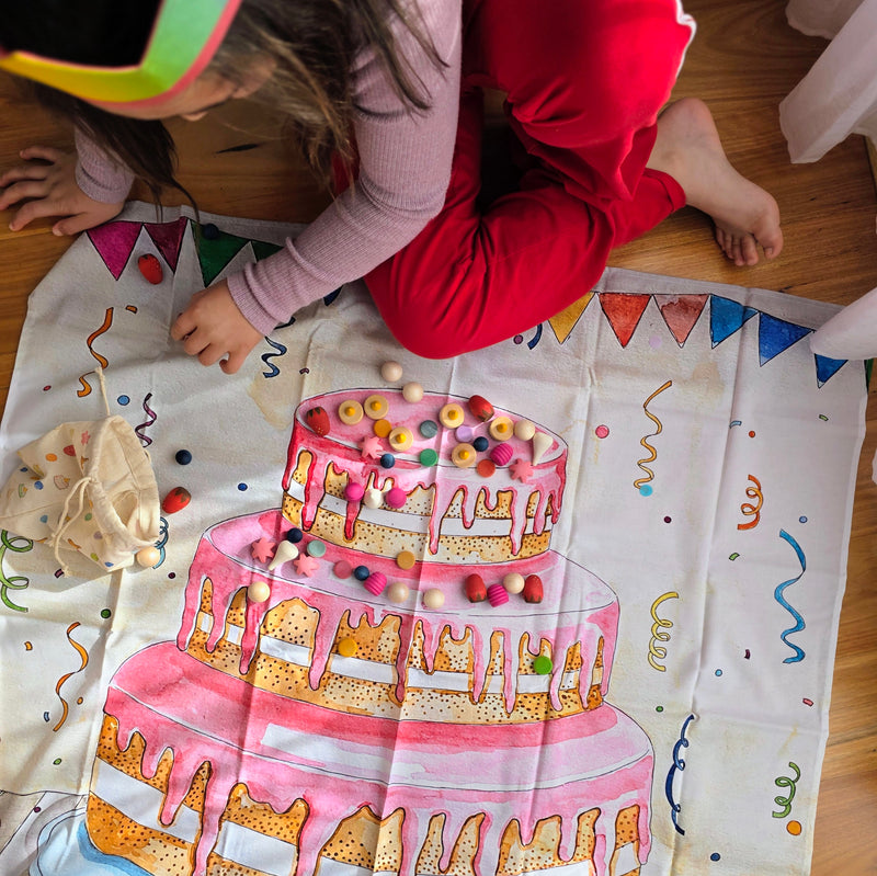 Wonderie The Everlasting Cake Cloth with 60 Grapat Pieces Open Ended Play Mat 3yrs+