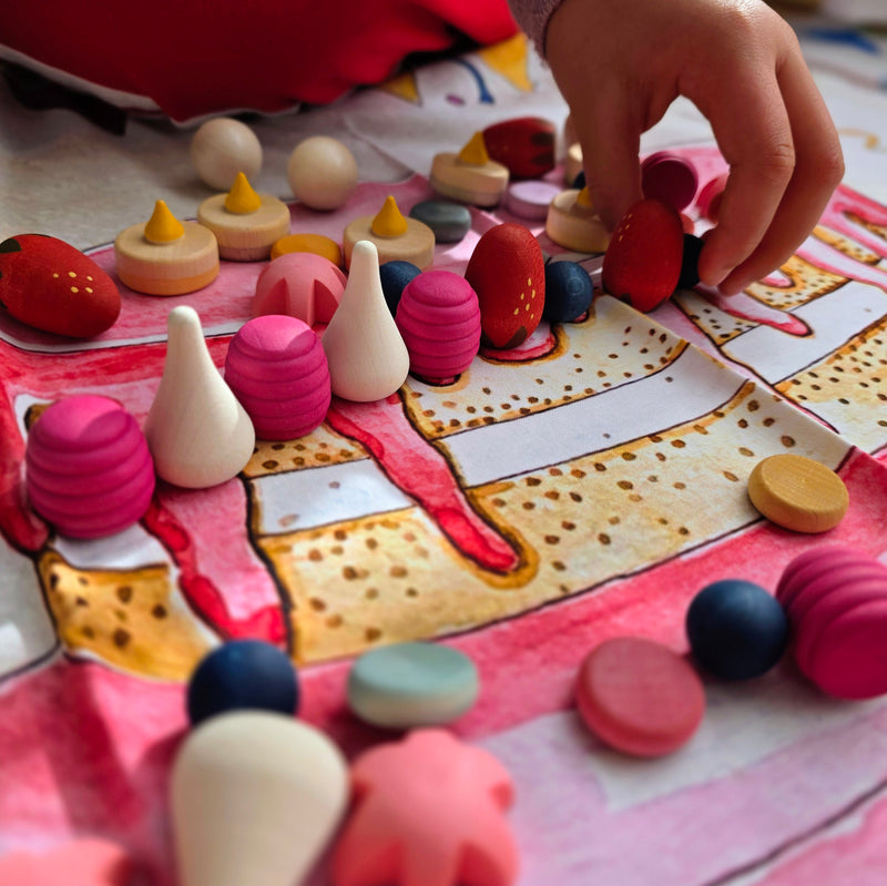 Wonderie The Everlasting Cake Cloth with 60 Grapat Pieces Open Ended Play Mat 3yrs+