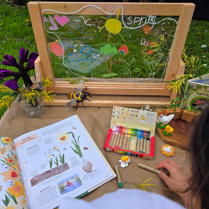 Qtoys Table Top Easel with Acrylic Board Whiteboard and Chalkboard Art and Craft for Kids 2yrs+