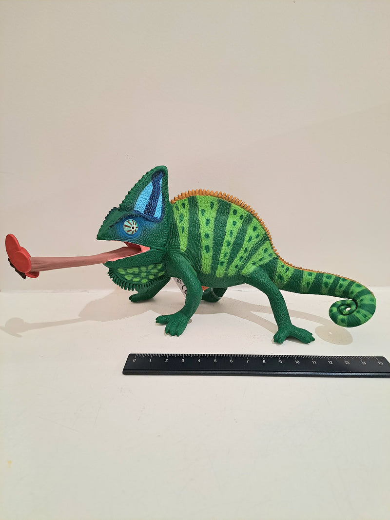 Veiled Chameleon Figurine by Safari Ltd Incredible Creature Collection Animal Figurines 3yrs+