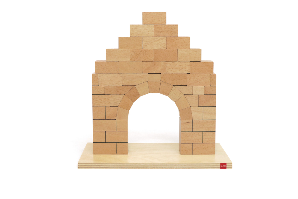 GAM Montessori The Roman Arch