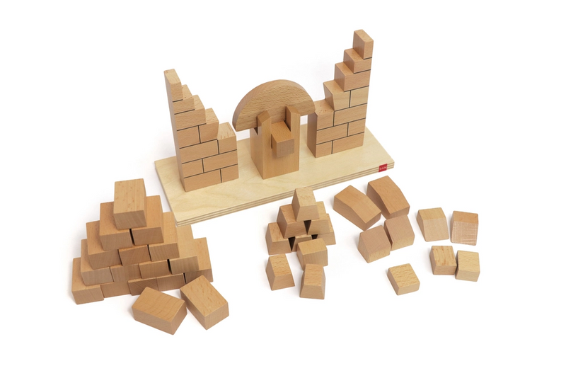 GAM Montessori The Roman Arch 3yrs+